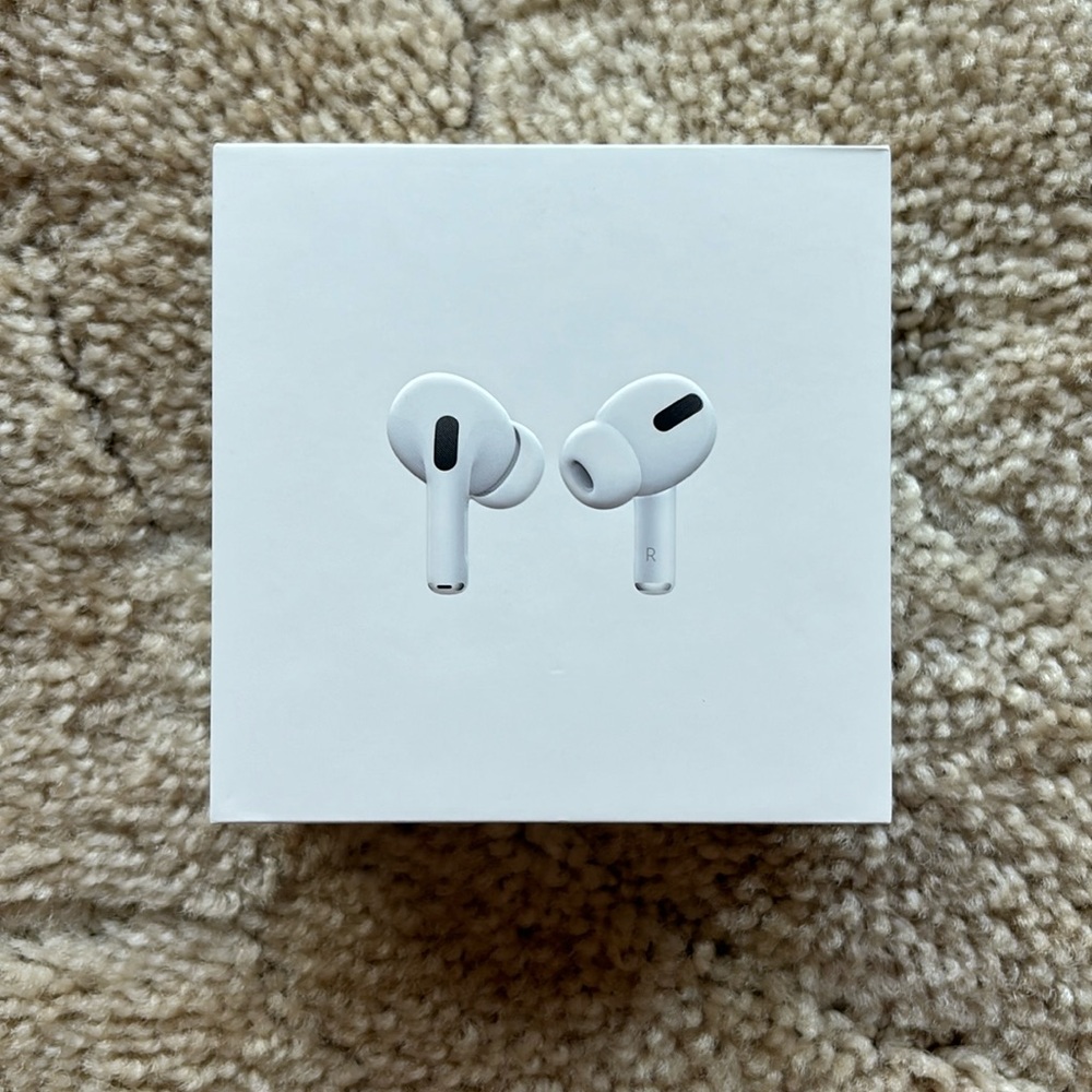 Apple AirPods Pro with Wireless Charging Case (1st Generation)